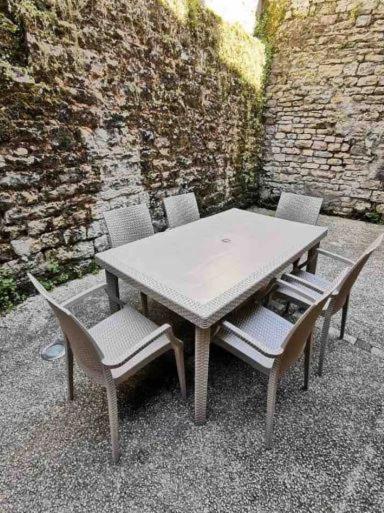 סאלן-לה-באן Appartement 3 Chambres Au Coeur Du Jura, Ideal Famille מראה חיצוני תמונה